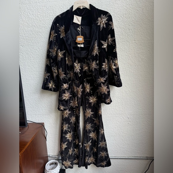 Lenni the Label Chromatic Suit - Picture 5 of 12